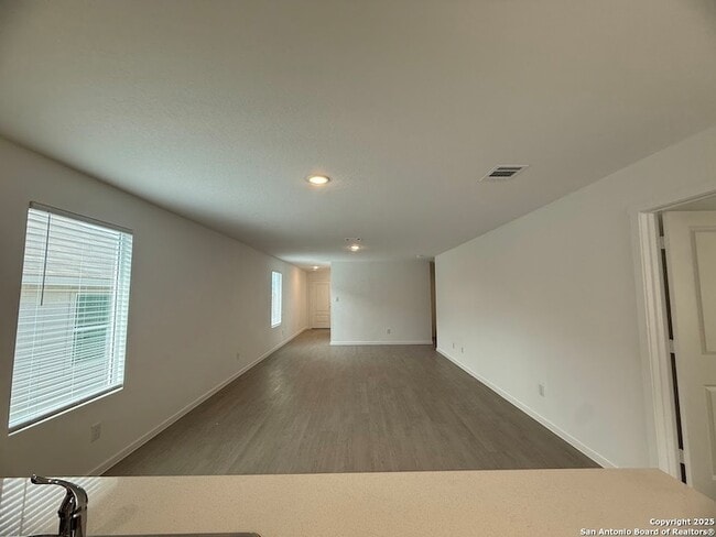 Building Photo - 256 Ottawa Wy