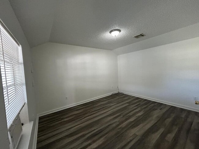 Photo - 1528 Avenue A House