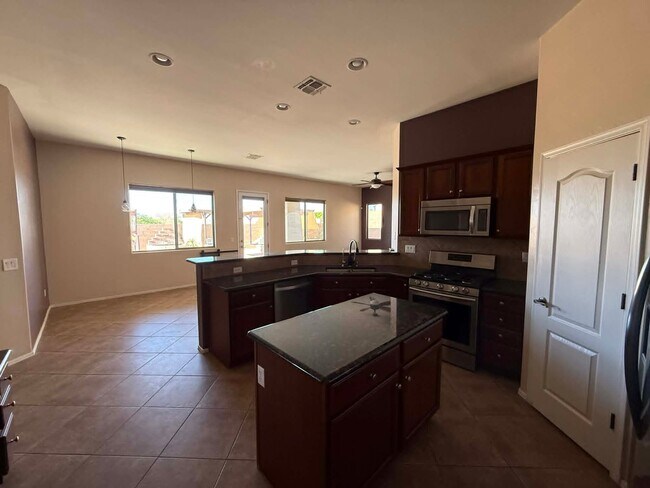 Foto del edificio - 538 W Chatfield St