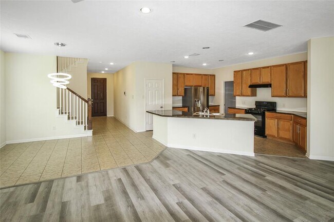 Foto del edificio - 4519 Ashberry Pine Ln