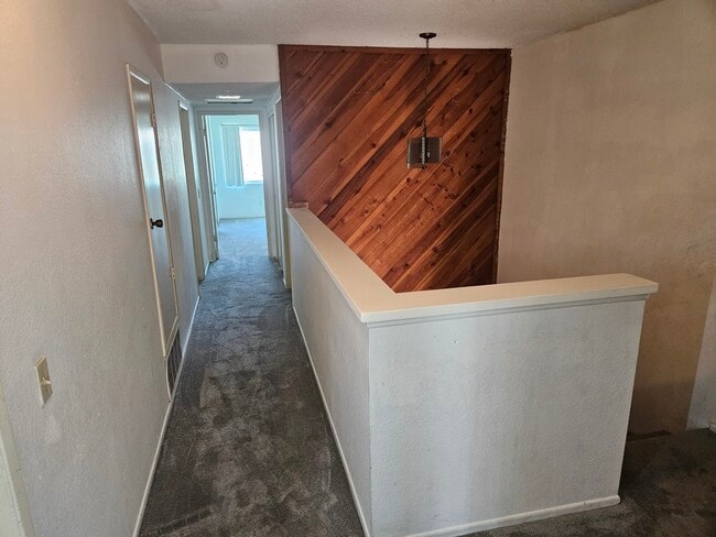 Building Photo - 44588 La Paz Rd