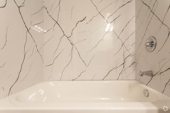 Bathroom - Kingwood Lakes
