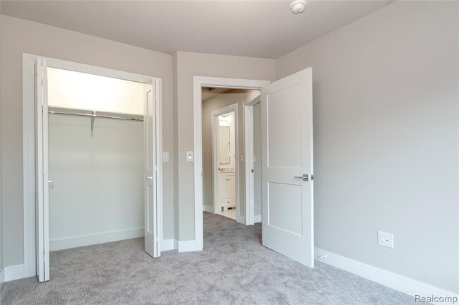 Building Photo - 212 Innovation Dr