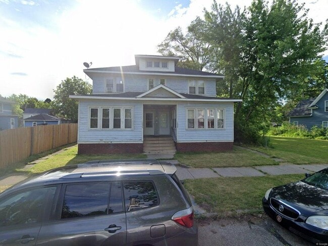 Building Photo - 1032 Allen St