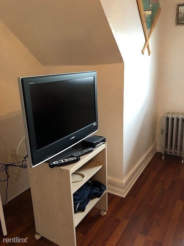 Building Photo - 1 br, 1 bath Apartment - 20 Parkway West 1