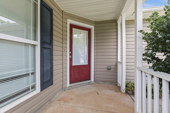 Building Photo - 3BR Home Walkable to Downtown Zebulon with Fenced Yard