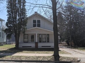 Building Photo - 713 Augusta Ave