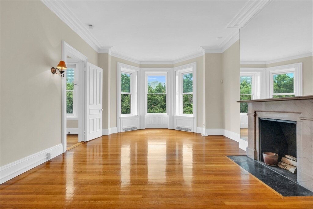 Foto principal - 321 Commonwealth Ave