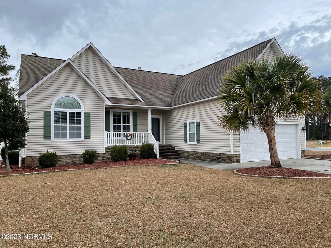 Primary Photo - 205 Belle Oaks Dr