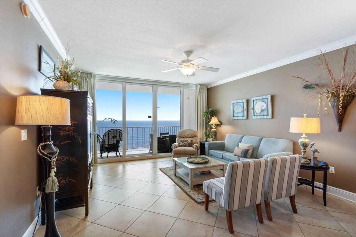 Foto principal - 365 E Beach Blvd