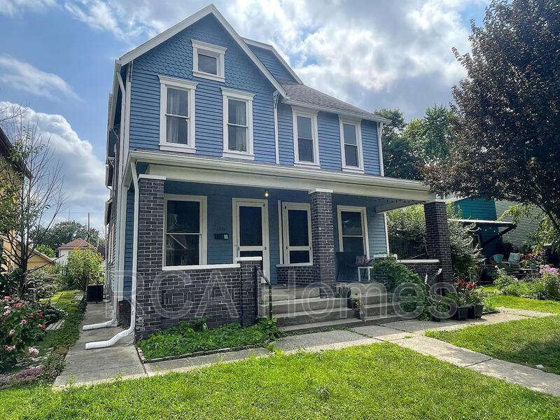 Foto principal - 1231 Pleasant St