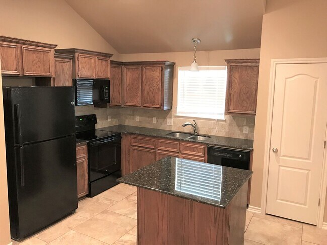 Foto del edificio - 2 Bedroom / 2 Bath Duplex off Clear Creek – Killeen, TX