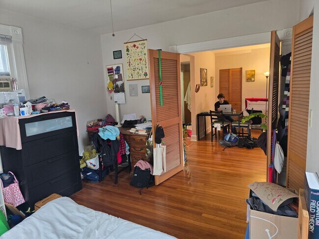 Foto del edificio - 712 S Vine St