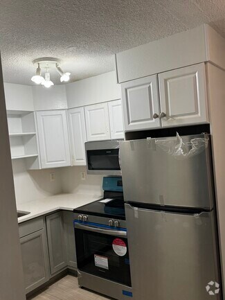 Building Photo - 2059 Huntington Ave