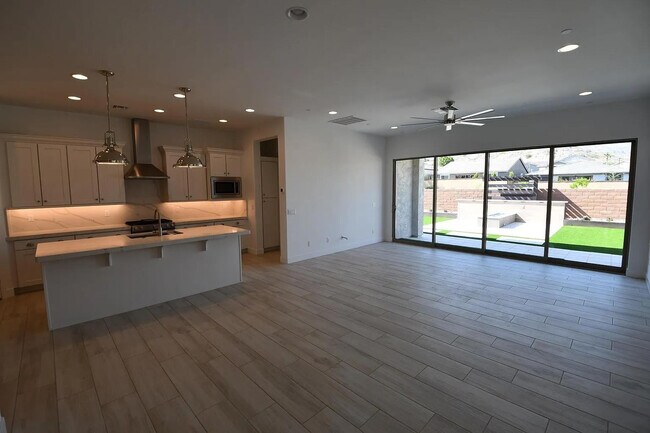 Foto del edificio - 820 E Ashurst Dr