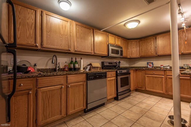 Building Photo - 2 br, 1 bath  - 3126 N Sheffield Ave GDN