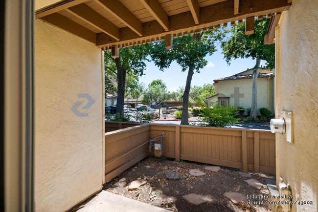 Building Photo - 1879 Pomar Way