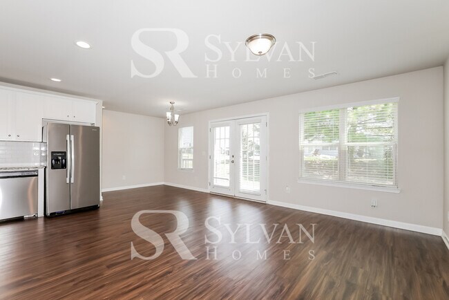 Foto del edificio - Lease today! No extra charge for contentme...