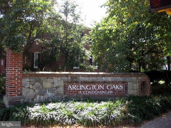 Building Photo - 4370 N Pershing Dr