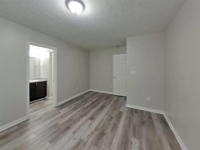 Building Photo - For Rent 3 bedroom 2 bath house