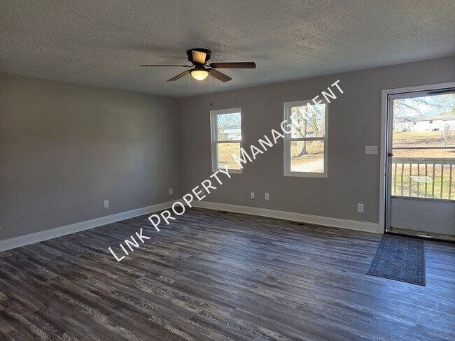 Foto del edificio - 6108 Ramsey Rd