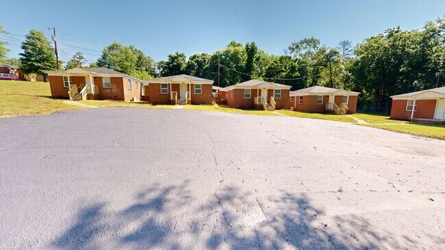 Building Photo - 1-Month Free Summer Move In Special & Waiv...