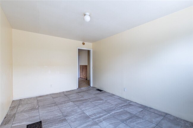 Foto del edificio - 675 S Clinton Ave