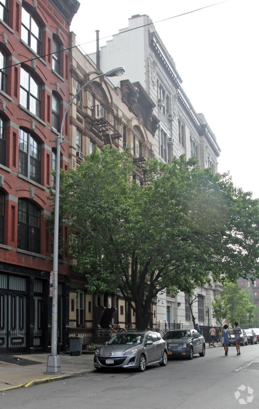 Building Photo - 550 Broome St