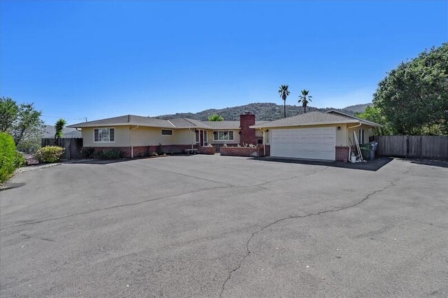 Building Photo - 21100 Sullivan Way