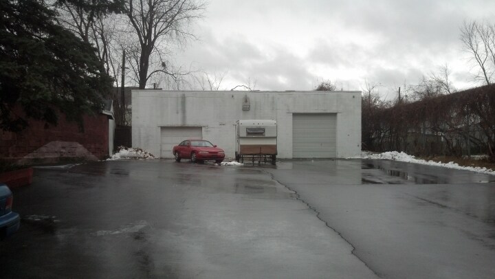 Building Photo - 720 Crane St