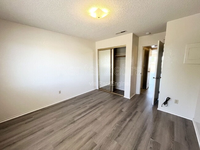 Building Photo - 1205 Kelso St