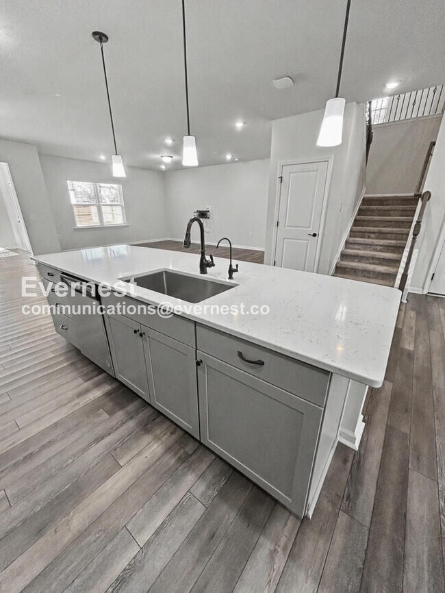 Foto del edificio - 2145 Bethpage Dr