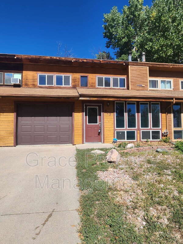 Building Photo - 903 Sir Galahad Dr