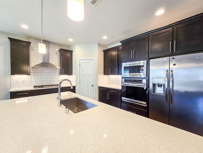 Foto del edificio - 5BD Martha Lake Home