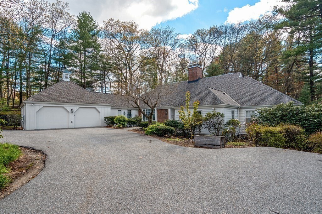 17 Olde Village Dr, Winchester, MA 01890 House Rental in Winchester