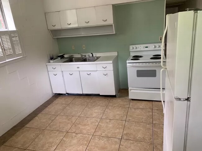 Foto del edificio - Spacious home in Florence, AL - Walking di...