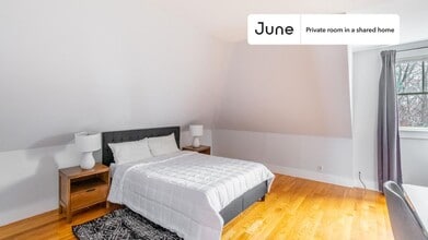Building Photo - Room in Shared 5 bed/2.5 bath home in Newton Corner