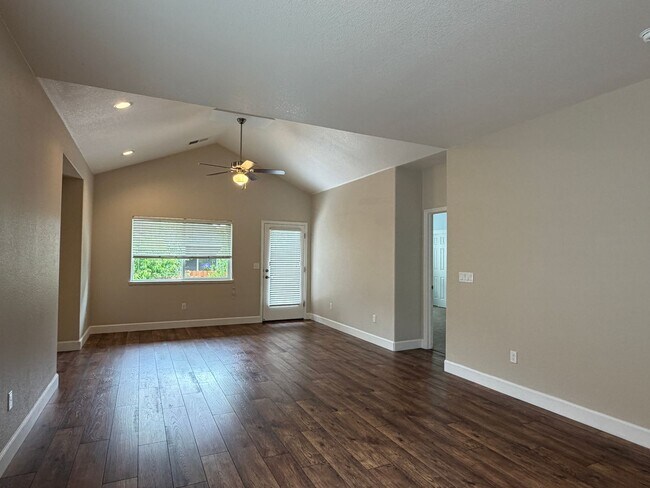 Foto del edificio - Adorable Sparks home in Kiley Ranch by Golf Course
