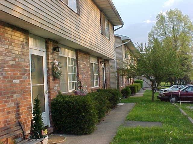 Building Photo - 110 Oakview Dr
