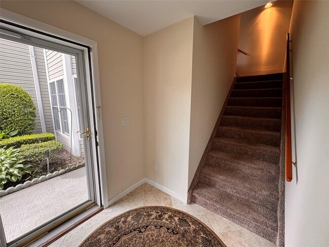 Building Photo - 854 Verona Dr