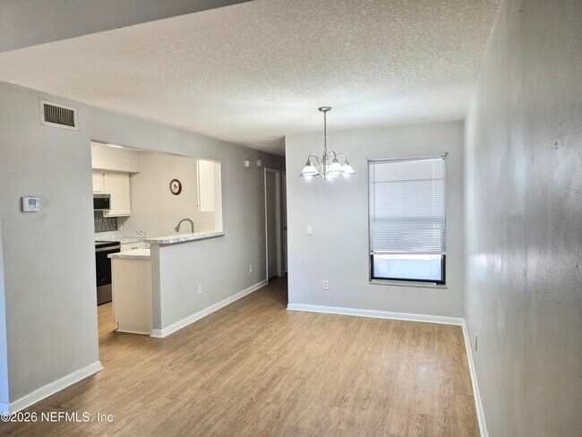 Foto del edificio - 8473 Pineverde Ln