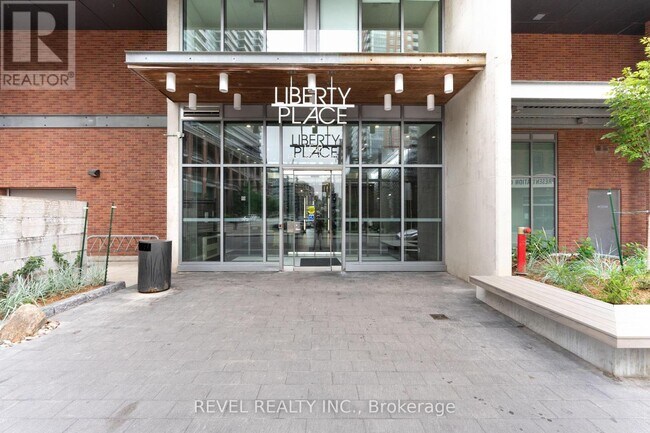 Photo du bâtiment - 150 E Liberty St