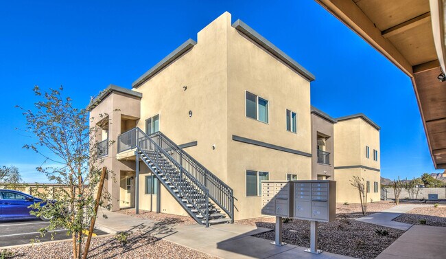 Side of the building and mail boxes - 230 N Winchester Rd