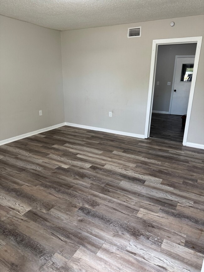 Building Photo - 109 Aventura Ct
