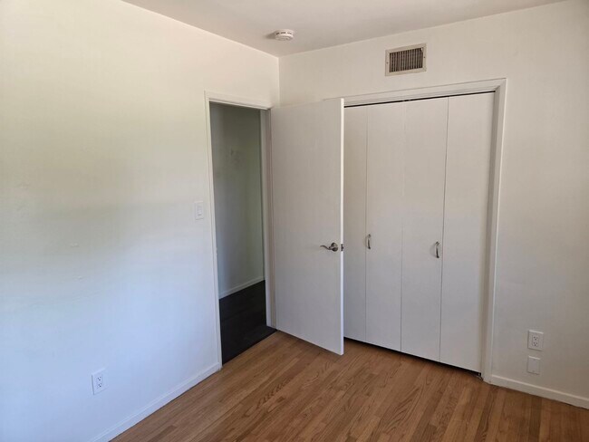 Foto del edificio - 4734 Laurelgrove Ave