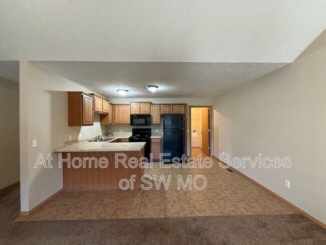 Foto del edificio - 1265 N Westwood Ave