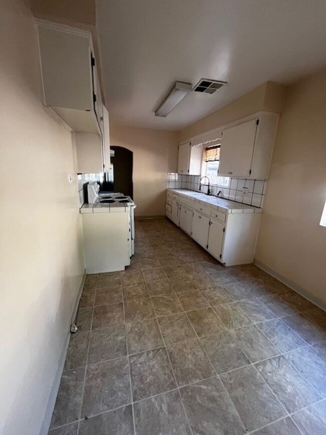Building Photo - 2209 Chester Ln