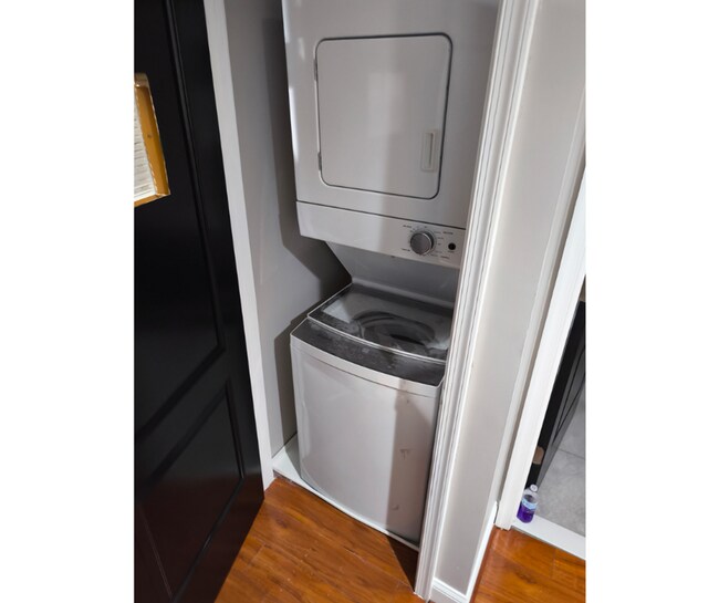 Foto del edificio - 1932 Bank St