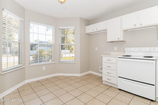 Building Photo - 2217 Destine Ln