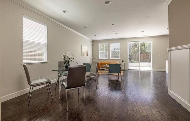 Foto del edificio - $4195.00 - Gorgeous and Ready for Move-In! Spacious 4 Br / 2.5 Ba in South Gilroy